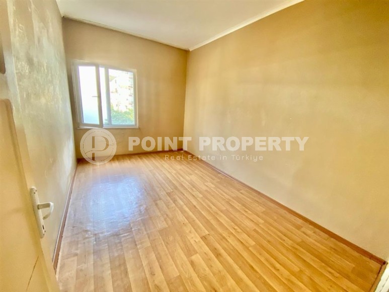 Spacious apartment on the first line from the sea near the famous Cleopatra Beach, in the center of Alanya-id-6990-photo-6