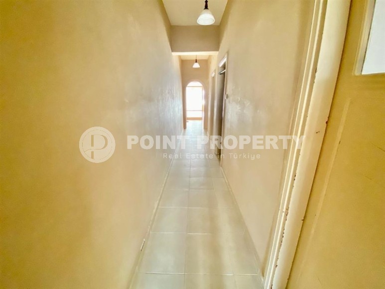 Spacious apartment on the first line from the sea near the famous Cleopatra Beach, in the center of Alanya-id-6990-photo-8