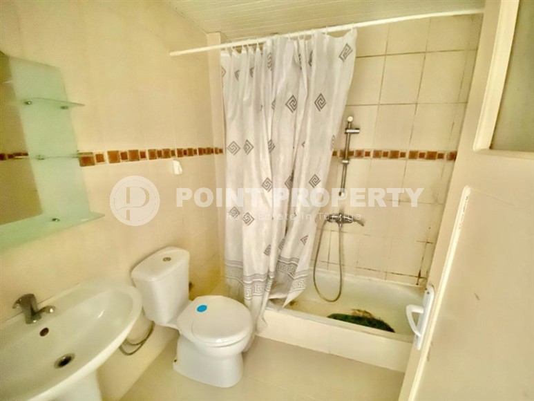 Spacious apartment on the first line from the sea near the famous Cleopatra Beach, in the center of Alanya-id-6990-photo-9