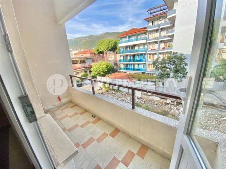 Spacious apartment on the first line from the sea near the famous Cleopatra Beach, in the center of Alanya-id-6990-photo-10