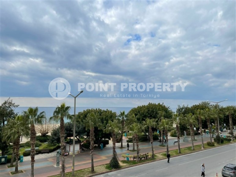 Spacious apartment on the first line from the sea near the famous Cleopatra Beach, in the center of Alanya-id-6990-photo-11