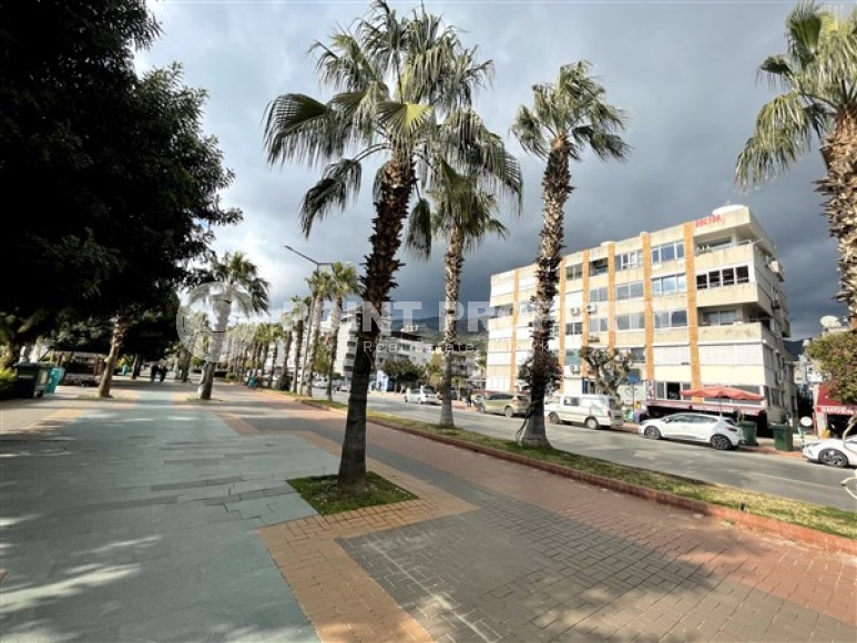 Spacious apartment on the first line from the sea near the famous Cleopatra Beach, in the center of Alanya-id-6990-photo-13