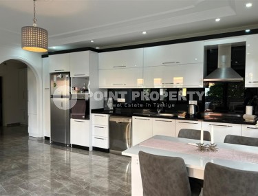 Комфортабельная квартира с новым ремонтом и современным дизайном, в 250 метрах от моря, в центре района Оба-id-6992-фото-3