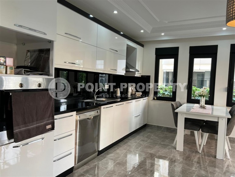 Комфортабельная квартира с новым ремонтом и современным дизайном, в 250 метрах от моря, в центре района Оба-id-6992-фото-4