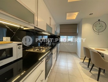 Просторная квартира с новым ремонтом и современным дизайном, в 150 метрах от моря, в центре района Тосмур-id-6995-фото-4