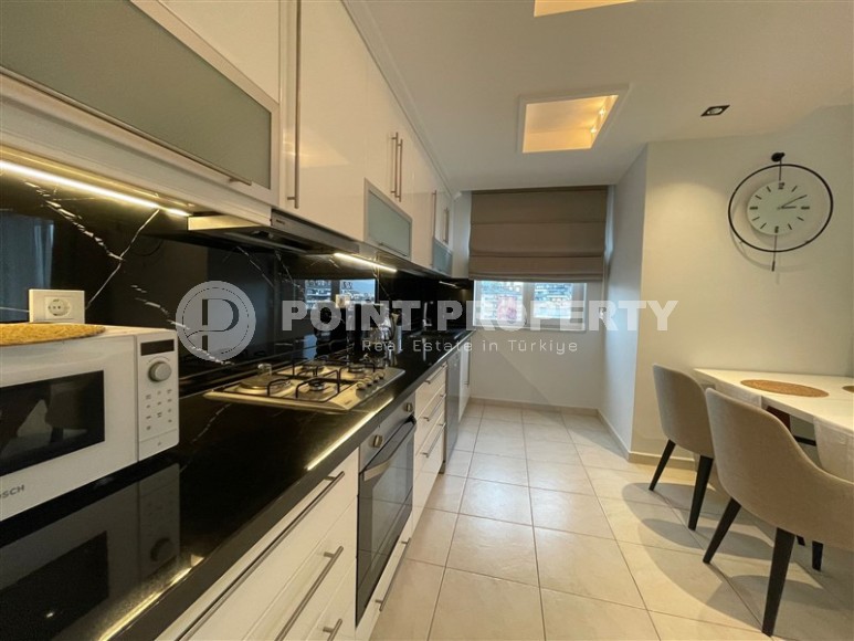 Просторная квартира с новым ремонтом и современным дизайном, в 150 метрах от моря, в центре района Тосмур-id-6995-фото-4