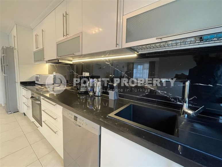 Просторная квартира с новым ремонтом и современным дизайном, в 150 метрах от моря, в центре района Тосмур-id-6995-фото-5