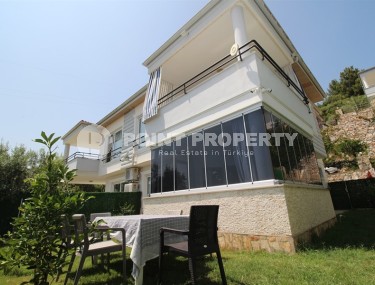 Отдельно стоящая двухэтажная вилла с панорамным видом на море, в элитном районе Аланьи - Бекташ-id-7004-фото-1