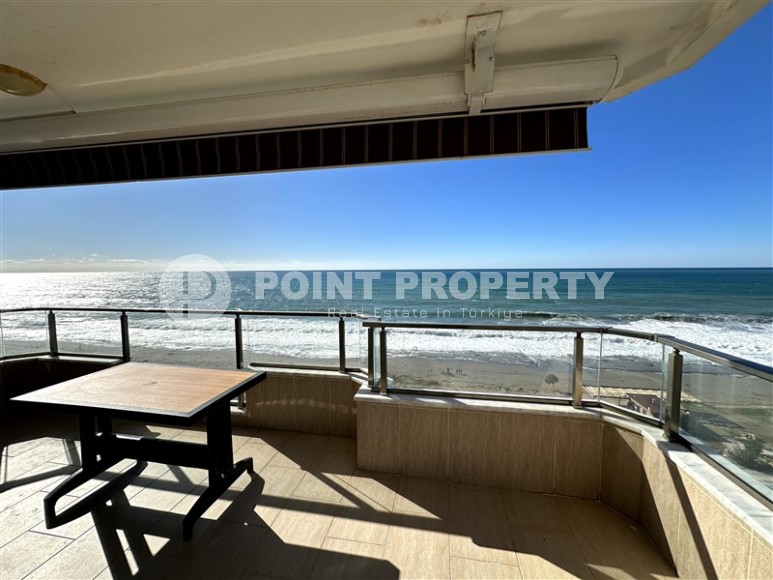 Ready-to-move-in apartment on the first line from the sea, in the center of the modern area of Alanya - Mahmutlar-id-7016-photo-13