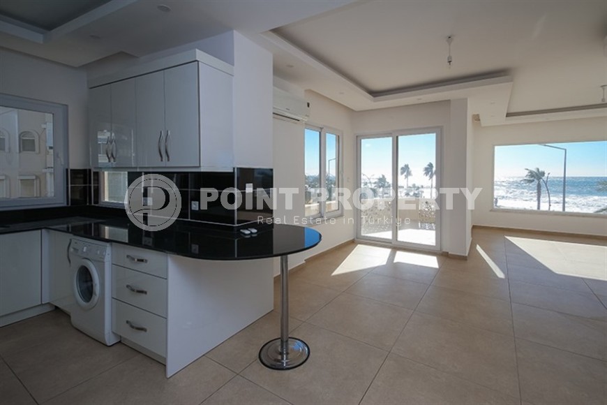 Bright, spacious apartment on the first line from the sea, in the center of the Nizhnyaya Oba district-id-7017-photo-10