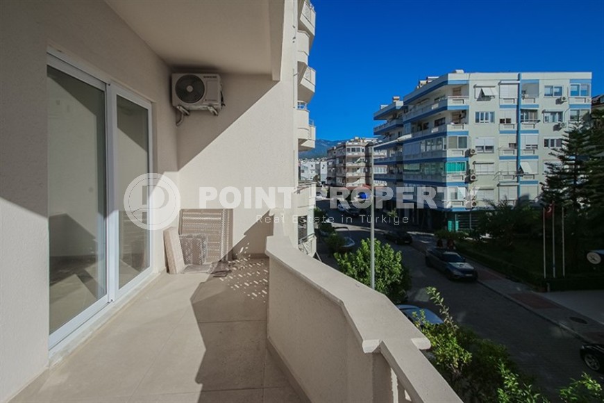 Bright, spacious apartment on the first line from the sea, in the center of the Nizhnyaya Oba district-id-7017-photo-24