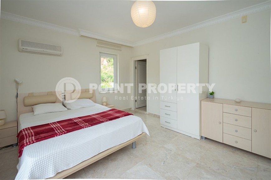 Three-storey villa with panoramic views of the sea and Mount Kale, in the prestigious area of Alanya - Bektas-id-7019-photo-8