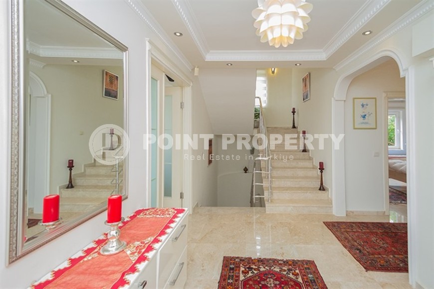 Three-storey villa with panoramic views of the sea and Mount Kale, in the prestigious area of Alanya - Bektas-id-7019-photo-15