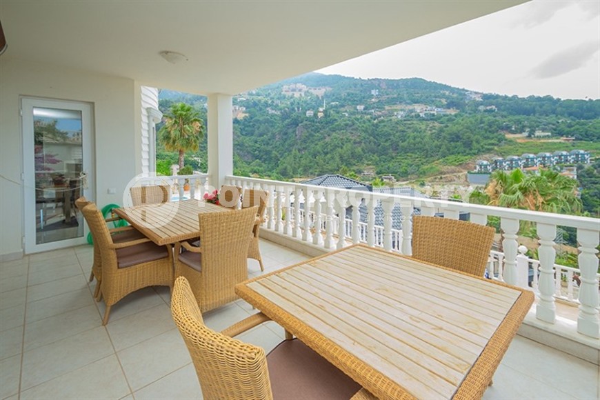 Three-storey villa with panoramic views of the sea and Mount Kale, in the prestigious area of Alanya - Bektas-id-7019-photo-25