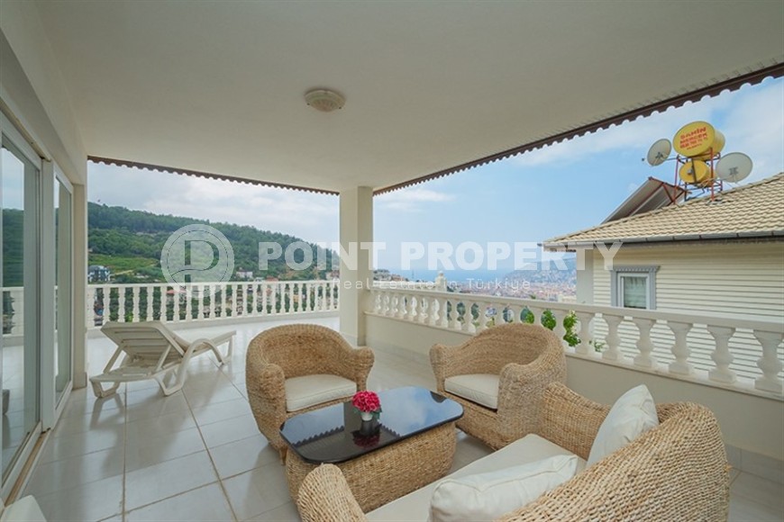 Three-storey villa with panoramic views of the sea and Mount Kale, in the prestigious area of Alanya - Bektas-id-7019-photo-27