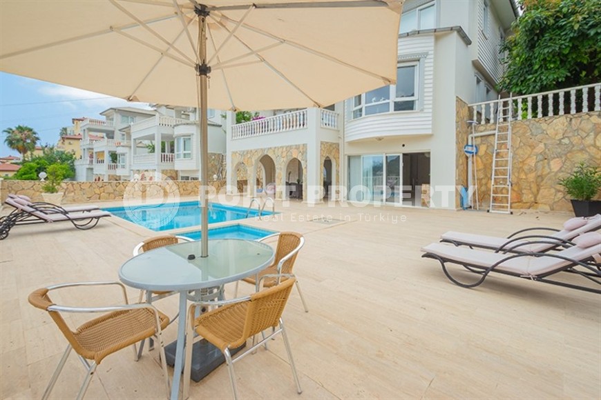 Three-storey villa with panoramic views of the sea and Mount Kale, in the prestigious area of Alanya - Bektas-id-7019-photo-31