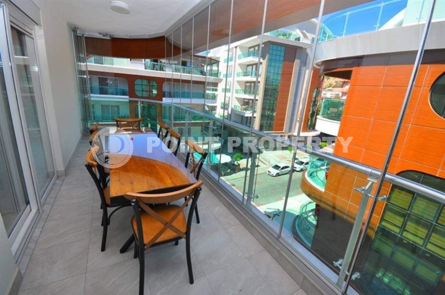 Просторная двухуровневая квартира с тремя спальными комнатами, на 5-м этаже с мансардой, в центре Аланьи-id-7028-фото-13