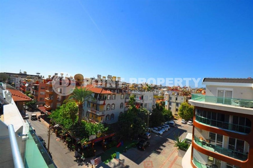 Просторная двухуровневая квартира с тремя спальными комнатами, на 5-м этаже с мансардой, в центре Аланьи-id-7028-фото-18