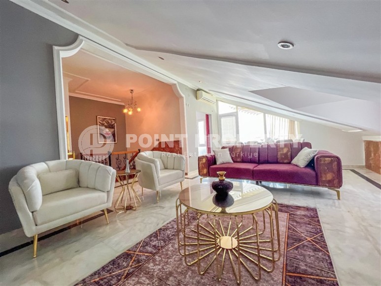 Панорамная двухуровневая квартира с джакузи на террасе с видом на море, в центре района Махмутлар-id-7034-фото-11