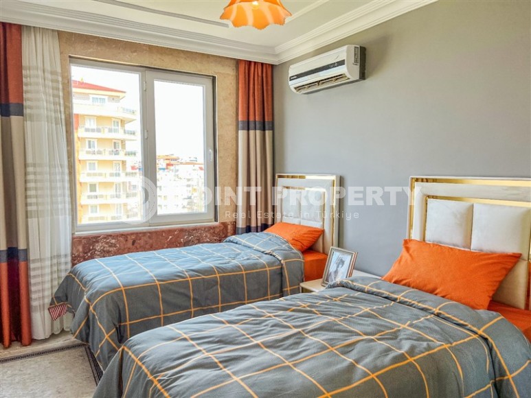 Панорамная двухуровневая квартира с джакузи на террасе с видом на море, в центре района Махмутлар-id-7034-фото-15