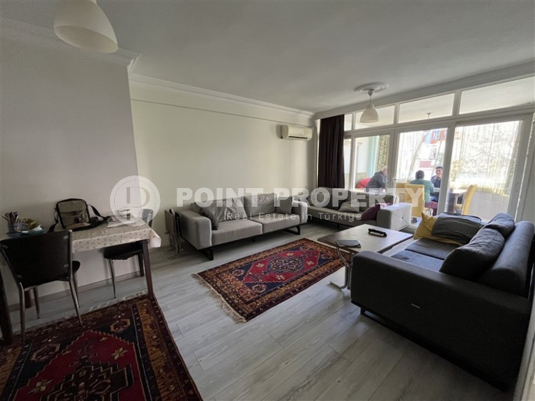 Апартаменты с тремя спальными комнатами и отдельной кухней, на 3-м этаже в доме 2007 года постройки-id-7037-фото-2