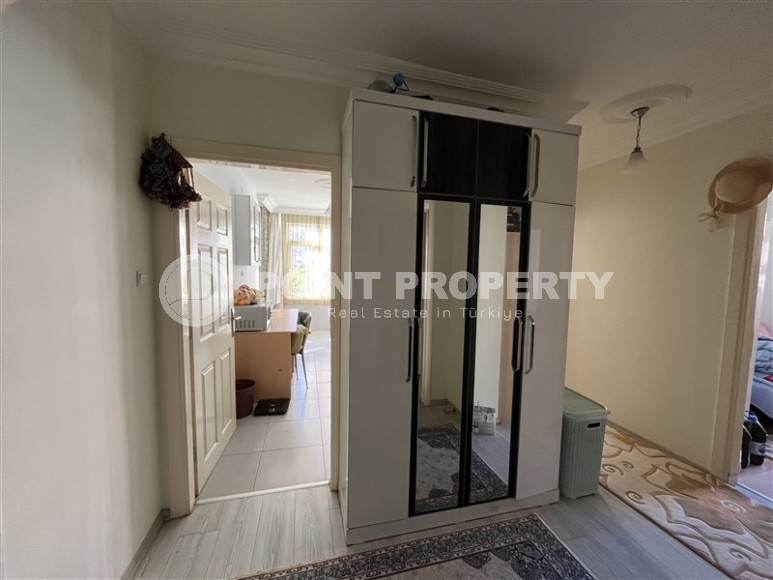 Апартаменты с тремя спальными комнатами и отдельной кухней, на 3-м этаже в доме 2007 года постройки-id-7037-фото-9