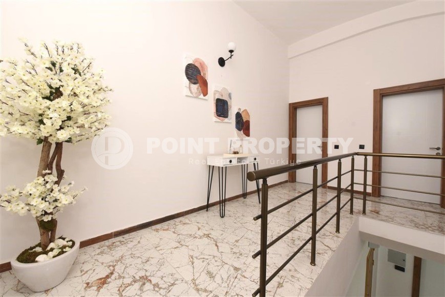 Commercial premises on the 6th floor with an attic, in a modern business center built in 2022-id-7040-photo-9