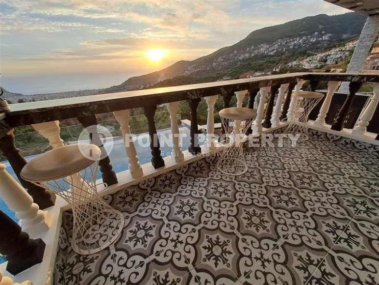 Элитная вилла с дизайнерским ремонтом, собственным садом и инфинити бассейном, в престижном районе Аланьи - Бекташ-id-7043-фото-18