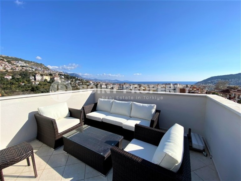Panoramic duplex apartment with sea and mountain views, on the 3rd floor with attic in the center of Alanya-id-7051-photo-13