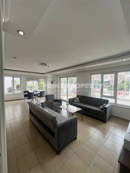 Spacious, bright apartment with furniture and household appliances, 1200 meters from the sea, in the center of Alanya-id-7059-photo-2