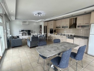 Spacious, bright apartment with furniture and household appliances, 1200 meters from the sea, in the center of Alanya-id-7059-photo-3