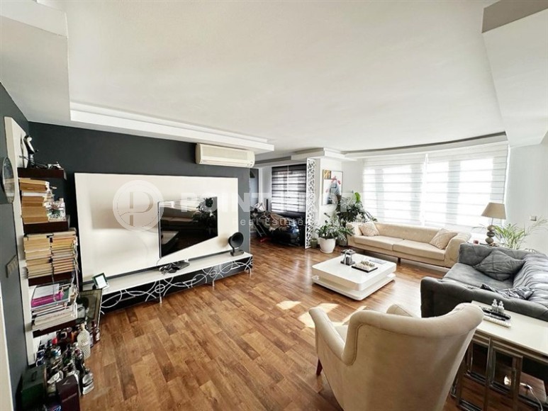 Modern apartment with comfortable furniture and all necessary appliances, one and a half kilometers from the sea, in the center of Alanya-id-7062-photo-2