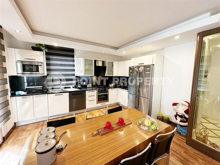 Modern apartment with comfortable furniture and all necessary appliances, one and a half kilometers from the sea, in the center of Alanya-id-7062-photo-4