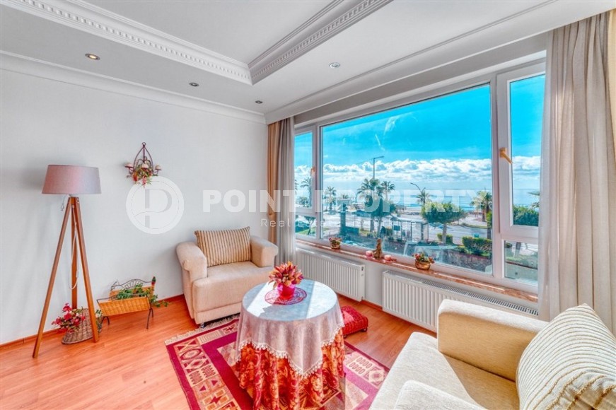 Светлая, уютная квартира с роскошной локацией на первой линии от моря, в центре современного района Аланьи - Нижняя Оба-id-7063-фото-9