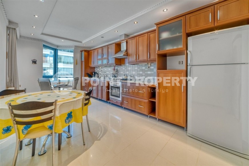 Светлая, уютная квартира с роскошной локацией на первой линии от моря, в центре современного района Аланьи - Нижняя Оба-id-7063-фото-11