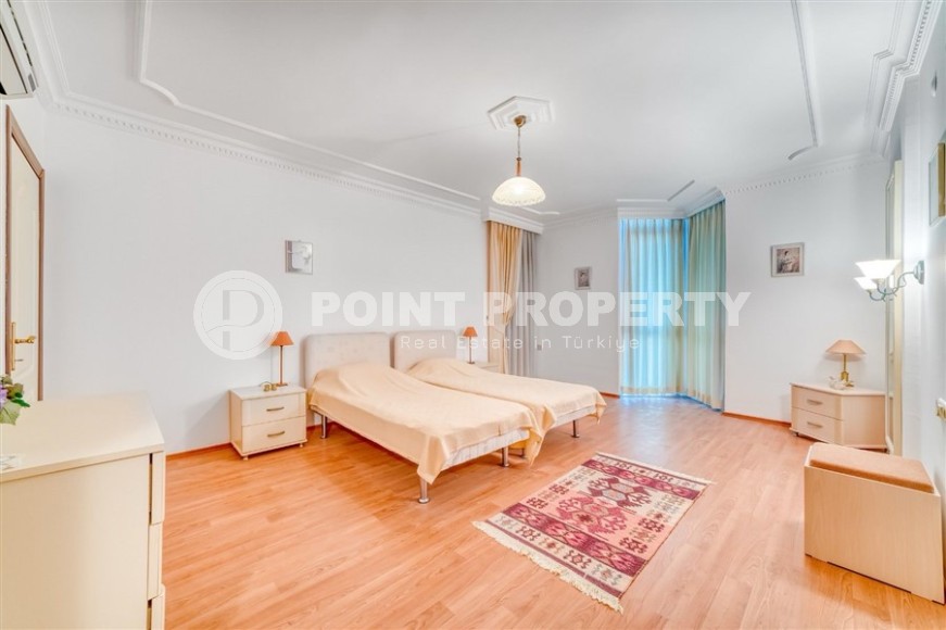 Светлая, уютная квартира с роскошной локацией на первой линии от моря, в центре современного района Аланьи - Нижняя Оба-id-7063-фото-12