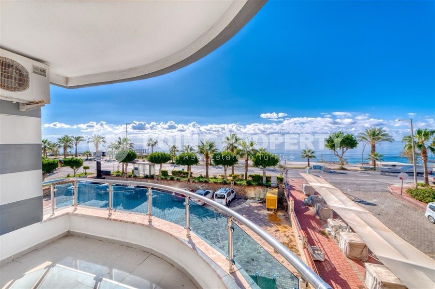 Светлая, уютная квартира с роскошной локацией на первой линии от моря, в центре современного района Аланьи - Нижняя Оба-id-7063-фото-22