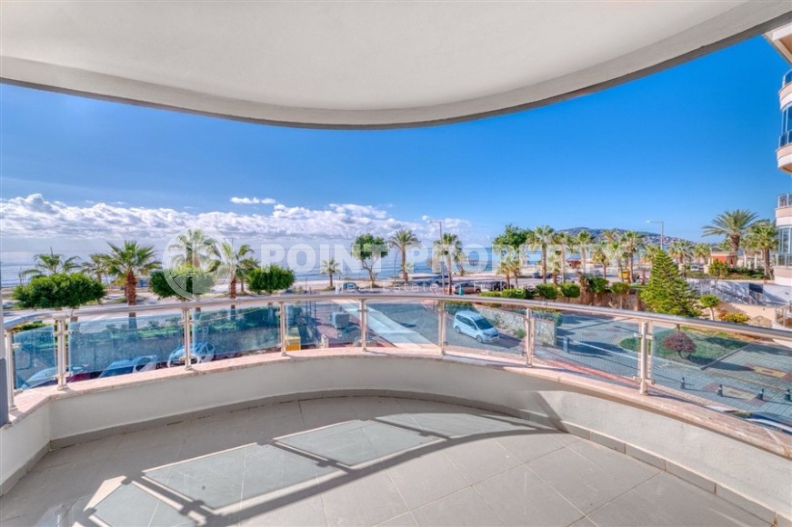 Светлая, уютная квартира с роскошной локацией на первой линии от моря, в центре современного района Аланьи - Нижняя Оба-id-7063-фото-23