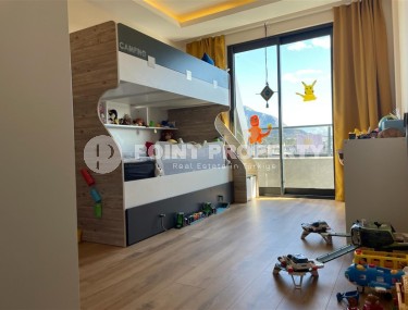 Modern apartment with high-quality renovation two kilometers from the sea, in a prestigious area of Alanya - Upper Oba-id-7069-photo-4