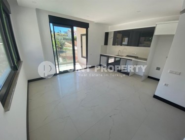 Новая квартира с качественной чистовой отделкой в 500 метрах от моря, в центре престижного района Аланьи - Кестель-id-7076-фото-2