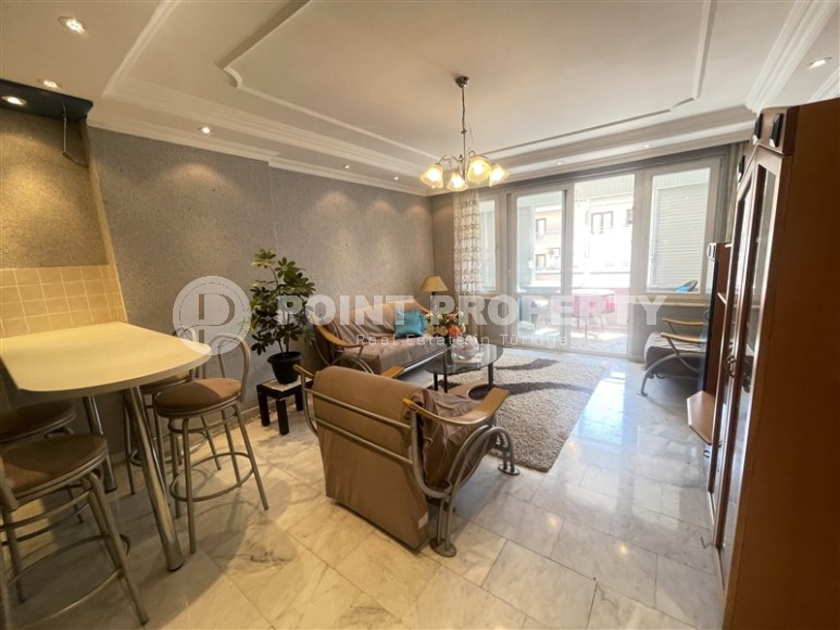 Благоустроенная квартира с мебелью и бытовой техникой в 850 метрах от моря, в центре Аланьи-id-7082-фото-2