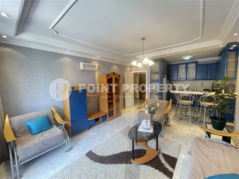 Благоустроенная квартира с мебелью и бытовой техникой в 850 метрах от моря, в центре Аланьи-id-7082-фото-3