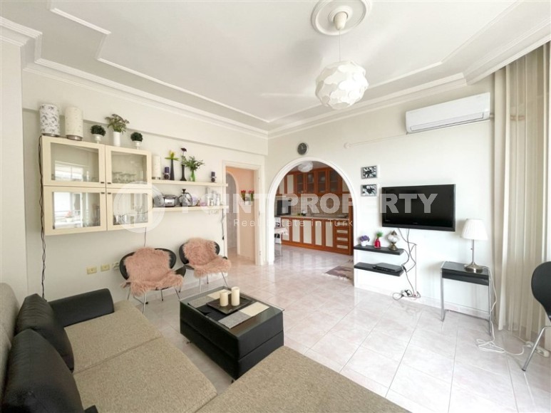 Bright, cozy apartment with a spacious glazed balcony, 30 meters from the beach, in the center of Mahmutlar-id-7083-photo-3