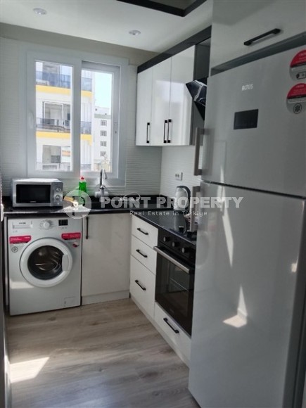 Готовая к проживанию квартира 1+1 в 50 метрах от пляжа, в центре туристического района Мерсина - Тедже-id-7089-фото-4