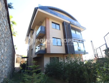 Spacious two-level apartment with a private garden in an elite area of Alanya - Tepe-id-7090-photo-1