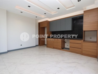 Просторная двухуровневая квартира с собственным садом в элитном районе Аланьи - Тепе-id-7090-фото-4