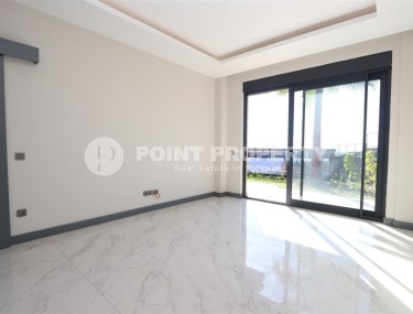 Просторная двухуровневая квартира с собственным садом в элитном районе Аланьи - Тепе-id-7090-фото-5