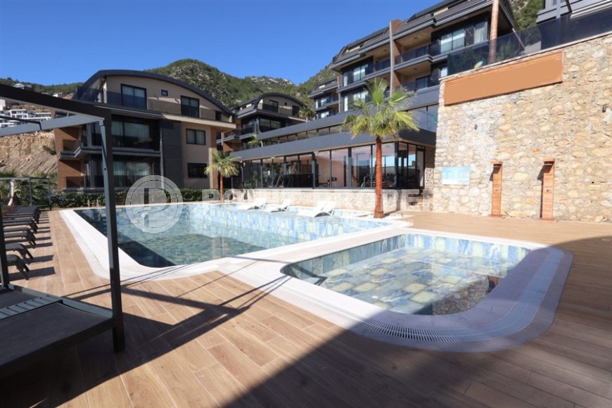 Просторная двухуровневая квартира с собственным садом в элитном районе Аланьи - Тепе-id-7090-фото-25