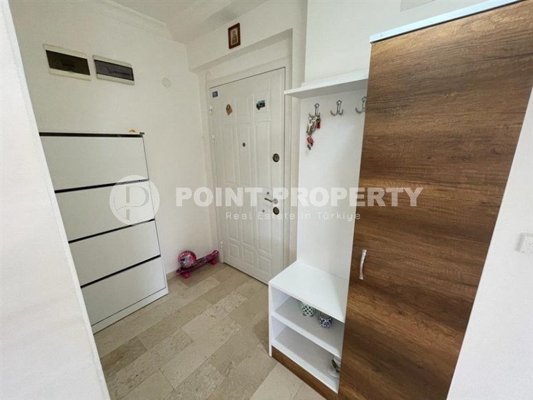 Благоустроенная квартира с мебелью и бытовой техникой в 600 метрах от моря, в центре района Тосмур-id-7092-фото-5