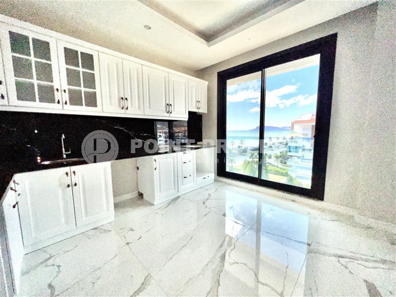 Панорамная двухуровневая квартира на первой линии от моря, в центре престижного района Аланьи - Кестель-id-7093-фото-4